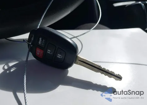 2017 Toyota Camry Le z USA, uszkodzony, nr VIN 4T1BF1FK3HU374074